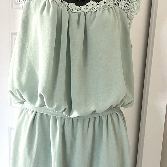 🌾 2/$25 Crochet trimmed mint dress - Picture 3 of 7